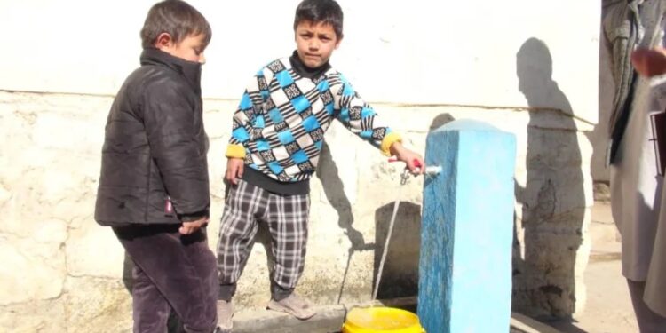 پروان؛ لسګونه کورنیو ته د څښاک پاکې اوبه برابرې شوې دي
