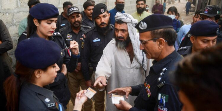 د خیبرپښتونخوا په صوات کې د افغان کډوالو نیول پيل شوي
