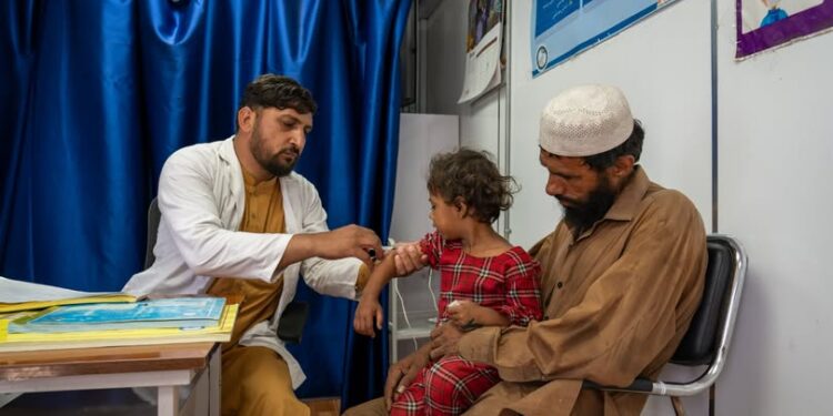 یونیسف: تېر کال نږدې ۲۱ میلیونه کسانو روغتیايي خدمتونه ترلاسه کړي