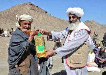 فاریاب او پکتیکا کې پر نږدې ۳ نیم زره اړمنو کورنیو مرستې وېشل شوې