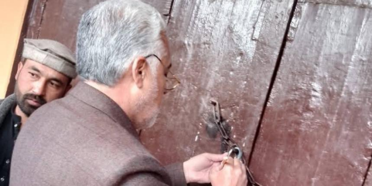 خیبر پښتونخوا کې د افغان کډوالو ټولې هټۍ تړل شوي