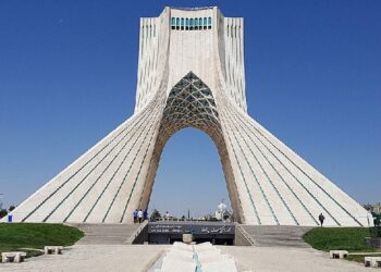 سربیا او سویډن له خپلو اتباعو غوښتي چې ژر تر ژره له ایرانه ووځي