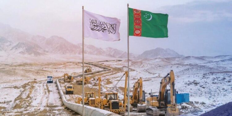 افغان او ترکمن لوري؛ د ټاپي او ریل پټلۍ پر پروژو خبرې کړې دي