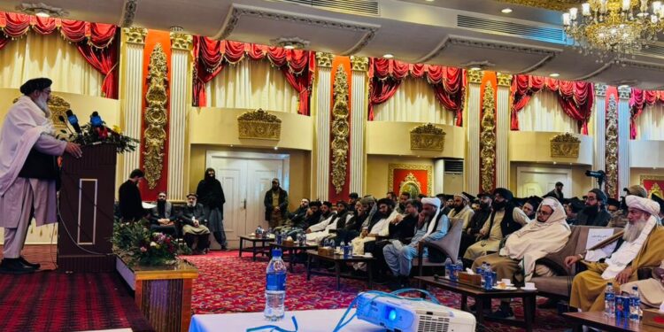 هېواد کې د ولسوالیو په کچه د ۱۰۰ روغتیايي مرکزونو د جوړولو چارې پيلیږي