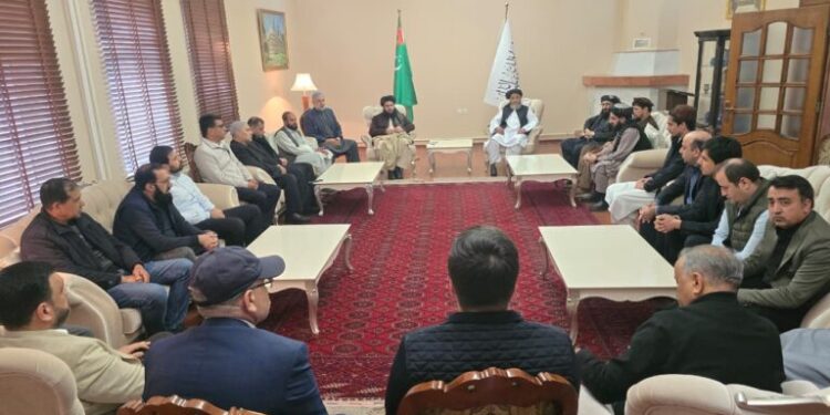 ملا فیض‌الله تمیم؛ ترکمنستان کې له مېشتو افغان سوداګرو سره کتلي