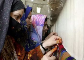 هرات کې د غالۍ اوبدلو صنعت وده کړې ده