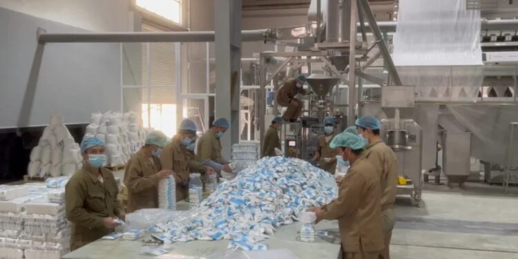 بلخ؛ د ۸ میلیونه ډالرو په لګښت د مالګې د تولید کارخونه پرانیستل شوې