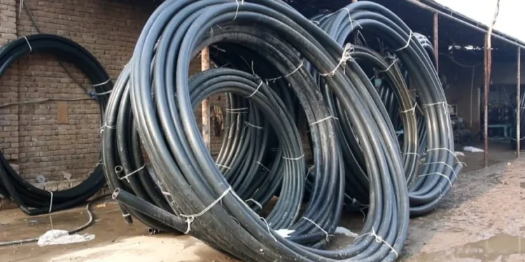 کندوز؛ د پایپ جوړولو فابریکه د ورځې څه باندې ۴ ټنه پایپونه تولیدوي