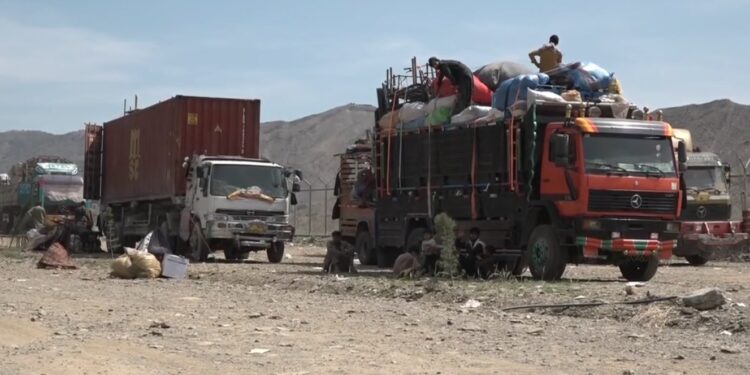 روان کال دوه میلیونه افغان کډوال هېواد ته راستانه شوي