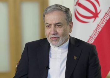 عراقچي: هرمز تنګی نه دی تړل شوی؛ د بېړیو ځنډ د امنیتي اندېښنو پایله ده
