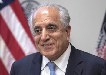 خلیلزاد: د پاکستان د واکمنو او خلکو ترمنځ واټن په پراخېدو دی