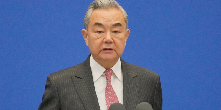 د چين او بحرین خارجه وزيرانو ټیلېفوني خبرې وکړې