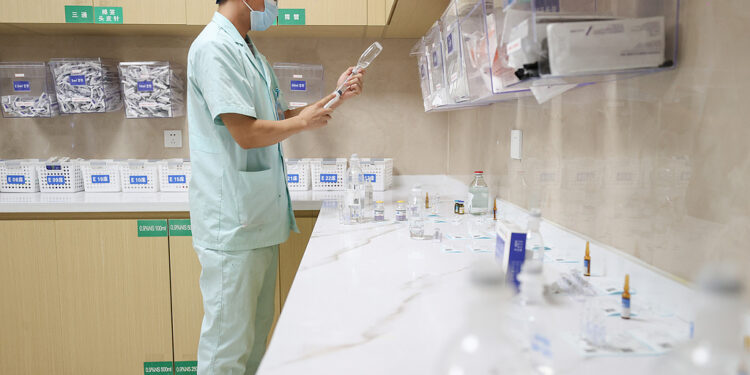 چين کې د طبي بیمې د ګډونوالو انډول ۹۵ سلنه ساتل شوی