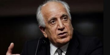 زلمي خلیلزاد؛ له نړیوالې ټولنې غوښتي چې کابل کې پر روغتون د برید غندنه وکړي