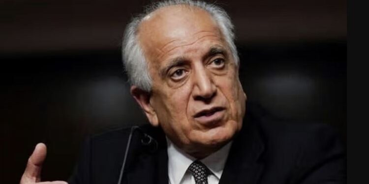 زلمي خلیلزاد؛ له نړیوالې ټولنې غوښتي چې کابل کې پر روغتون د برید غندنه وکړي