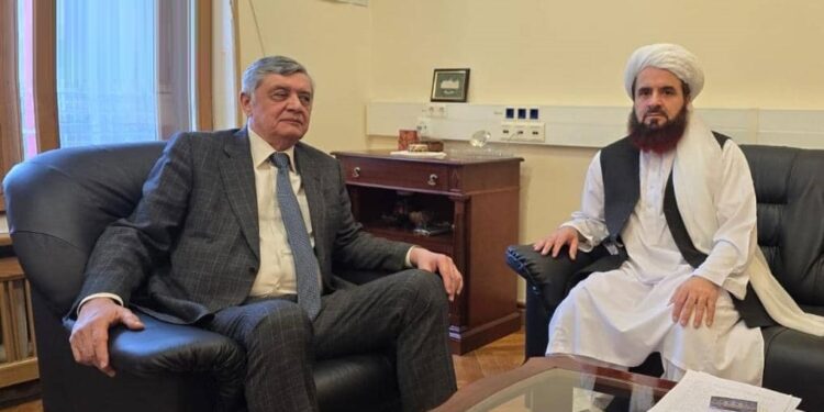 مسکو؛ افغان سفیر مولوي ګل حسن حسن له ضمیر کابلوف سره کتلي