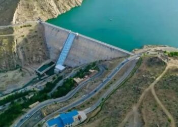 د اوبو او انرژۍ وزارت: د شاه او عروس بند له اوبو څخه په بشپړ ډول ډک شوی