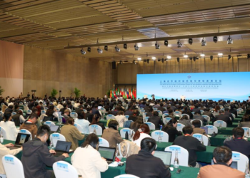 شي جين پينګ د شانګهای همکارۍ سازمان زرغون او دوامدار پرمختګ فورم ته د مبارکۍ پيغام ولېږه