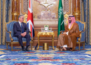 ستارمر؛ د سعودي عربستان له ولیعهد محمد بن سلمان سره کتلي