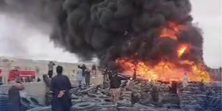ابو نصر فراهي بندر کې اورلګېدنه د افغان او ایراني ټیمونو په ګډو هڅو مهار شوه