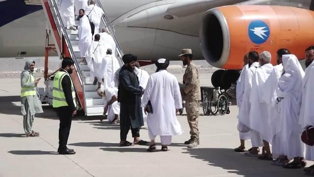 سعودي عربستان ته د افغان حاجیانو د لېږد بهیر پرون پیل شو