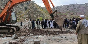 لوګر؛ د ۲۳ میلیونه افغانیو په لګښت د یوه پل د جوړولو چارې پیل شوې