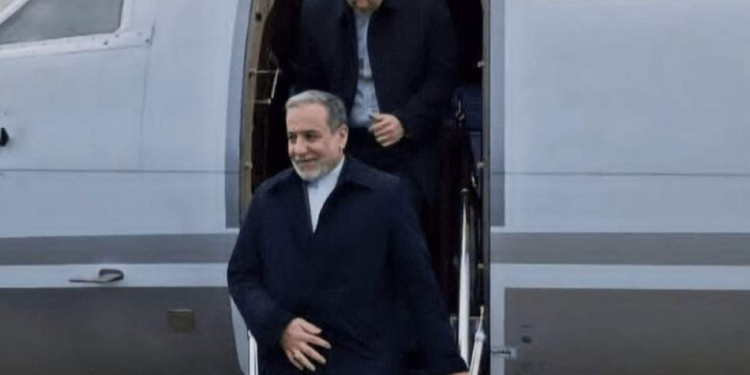 عراقچي او مل پلاوی به له عمان وروسته بېرته اسلام‌اباد ته لاړ شي