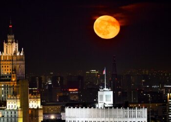 روسیې پر لبنان د بریدونو درولو غوښتنه کړې ده
