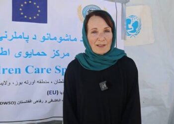 د یوناما سرپرستې؛ بلخ او سمنګان کې له سوداګرو او راستنېدونکو افغانانو سره لیدلي