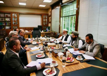 تهران کې د افغان کډوالو د ستونزو پر حل خبرې شوي