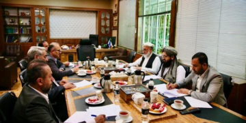 تهران کې د افغان کډوالو د ستونزو پر حل خبرې شوي