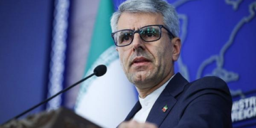 تهران: د کابل او اسلامآباد د اړیکو د ښهوالي ملاتړ کوو