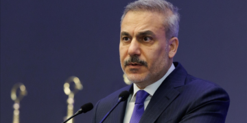 هاکان فیدان؛ د ایران جګړې په اړه د خبرو اترو لپاره قطر ته ځي