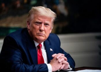 ټرمپ: د عربي مشرانو په غوښتنه پر ایران پلان شوی برید وځنډول شو