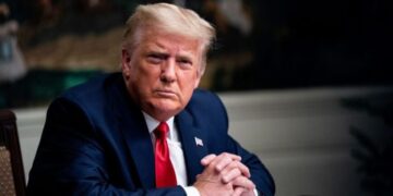 ټرمپ: د عربي مشرانو په غوښتنه پر ایران پلان شوی برید وځنډول شو