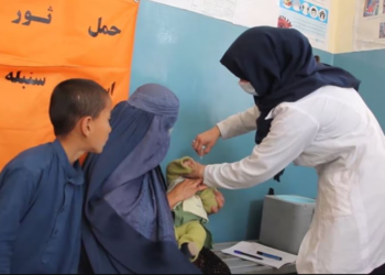 یونیسف: ښځینه روغتیاپالانې د ماشومانو د واکسیناسیون په بهیر کې مهم رول لري