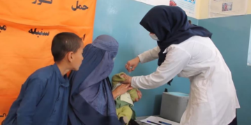 یونیسف: ښځینه روغتیاپالانې د ماشومانو د واکسیناسیون په بهیر کې مهم رول لري