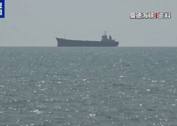 د سعودي عربستان تر مشرۍ لاندې ائتلافي ځواکونو پر حوثيانو بريدونه کړي