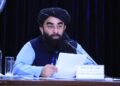مجاهد: اسلام اباد باید خپلې ستونزې پر افغانستان ونه تپي
