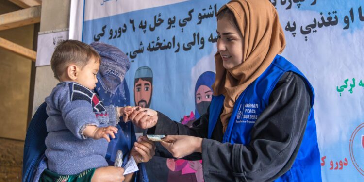 یونیسف: د «مور او ماشوم د نغدي مرستو پروګرام» له زیانمنو کورنیو ملاتړ کوي