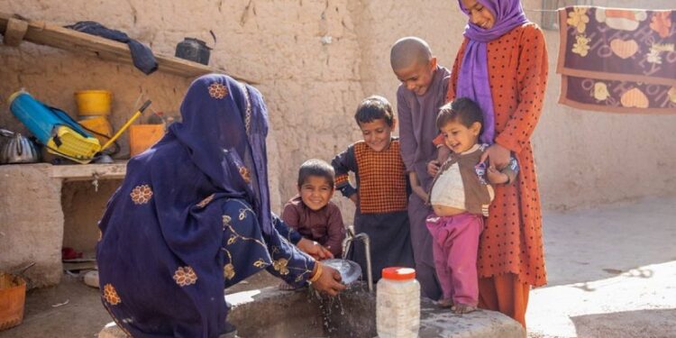 یونیسف: وچکالۍ ځپلو کورنیو ته مو د پاکو اوبو سیستم جوړ کړی