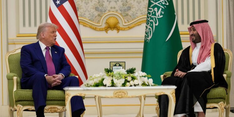 امریکا او سعودي عربستان د سولهییز اټومي همکاریو هوکړه لاسلیک کړه