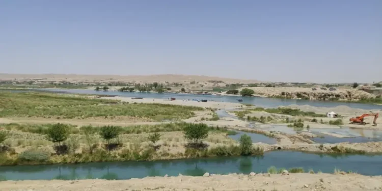 هلمند کې؛ د ۱۸۰ میلیونه افغانیو په لګښت د یوه پله د جوړېدو چارې پیل شوې