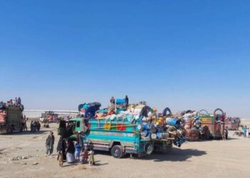 کډوال؛ تېره ورځ سلګونه افغان کډوالې کورنۍ هېواد ته راستنې شوې