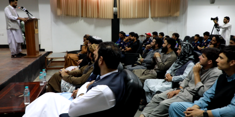 د جګړې ترخو خاطرو او د کرکټ هیلو کیسه؛ «تلپاتې ژوند» مستند فلم نندارې ته وړاندې شو