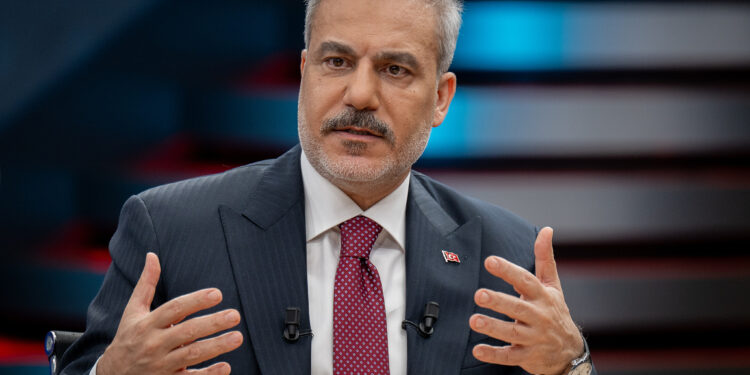 د ترکيې خارجه وزير: تمه کېږي د سعودي عربستان، ترکيې او پاکستان په ګډ دفاعي تړون کې نوي غړي شامل شي