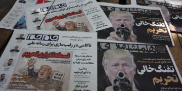 ايران: د امریکا په اقتصادي جګړه کې ونډه اخيستونکي ګاونډي هېوادونه به مو په دښمنانو وګنو
