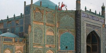 په مزار شریف کې د روضې د بیارغونې بېړنۍ چارې پیل شوې