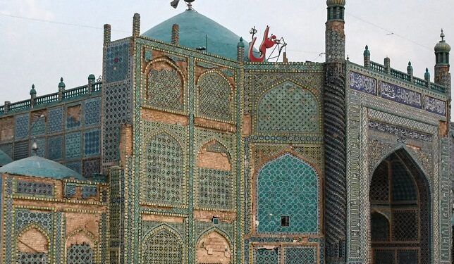 په مزار شریف کې د روضې د بیارغونې بېړنۍ چارې پیل شوې