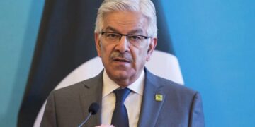 د پاکستان دفاع وزیر: امریکا او ایران یوې هوکړې ته نږدې شوي دي